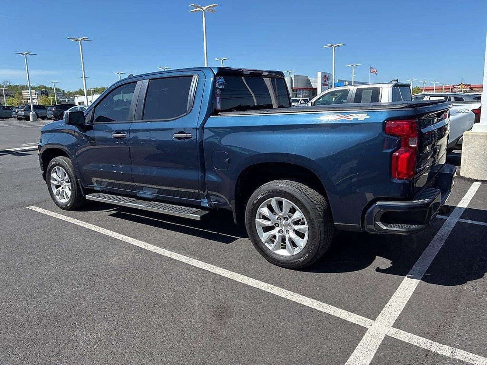 2021 Chevrolet Silverado 1500 Crew Cab Short Box 4-Wheel Drive Custom