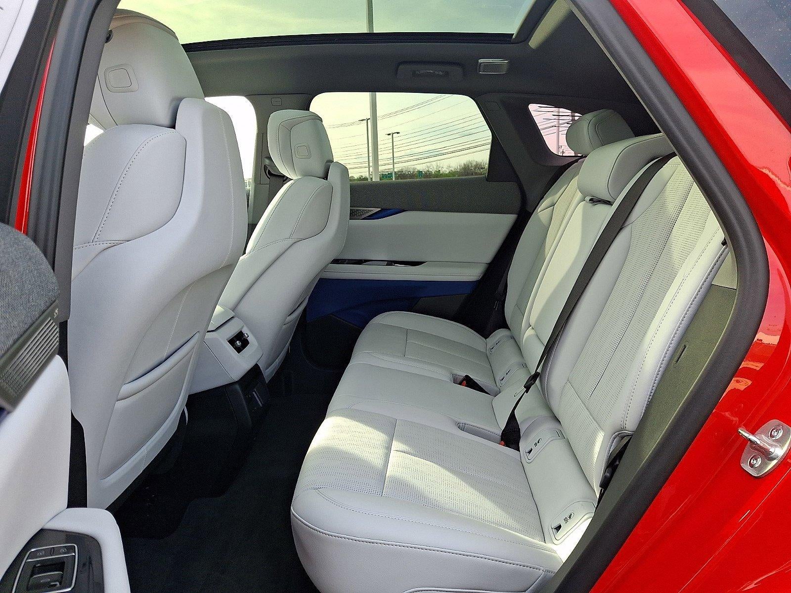 2025 Cadillac OPTIQ AWD 4dr Sport w/1SH