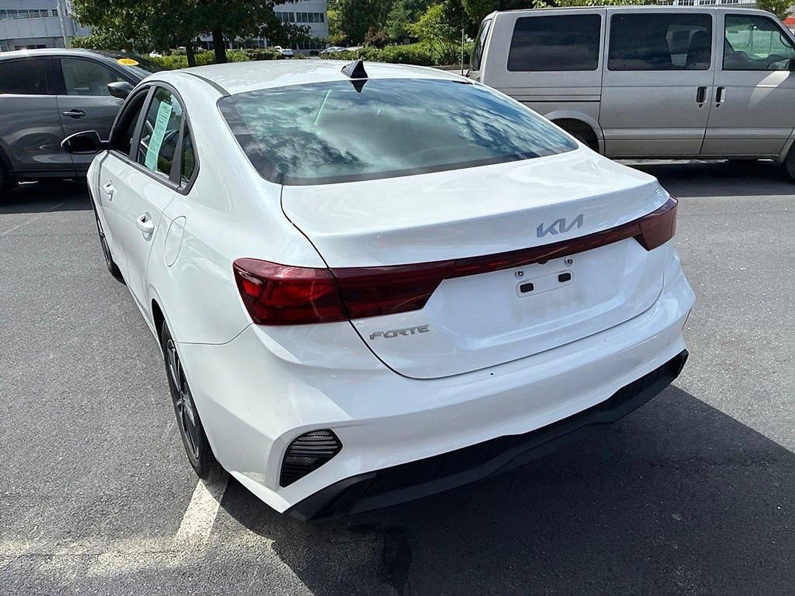 2024 Kia Forte LXS IVT