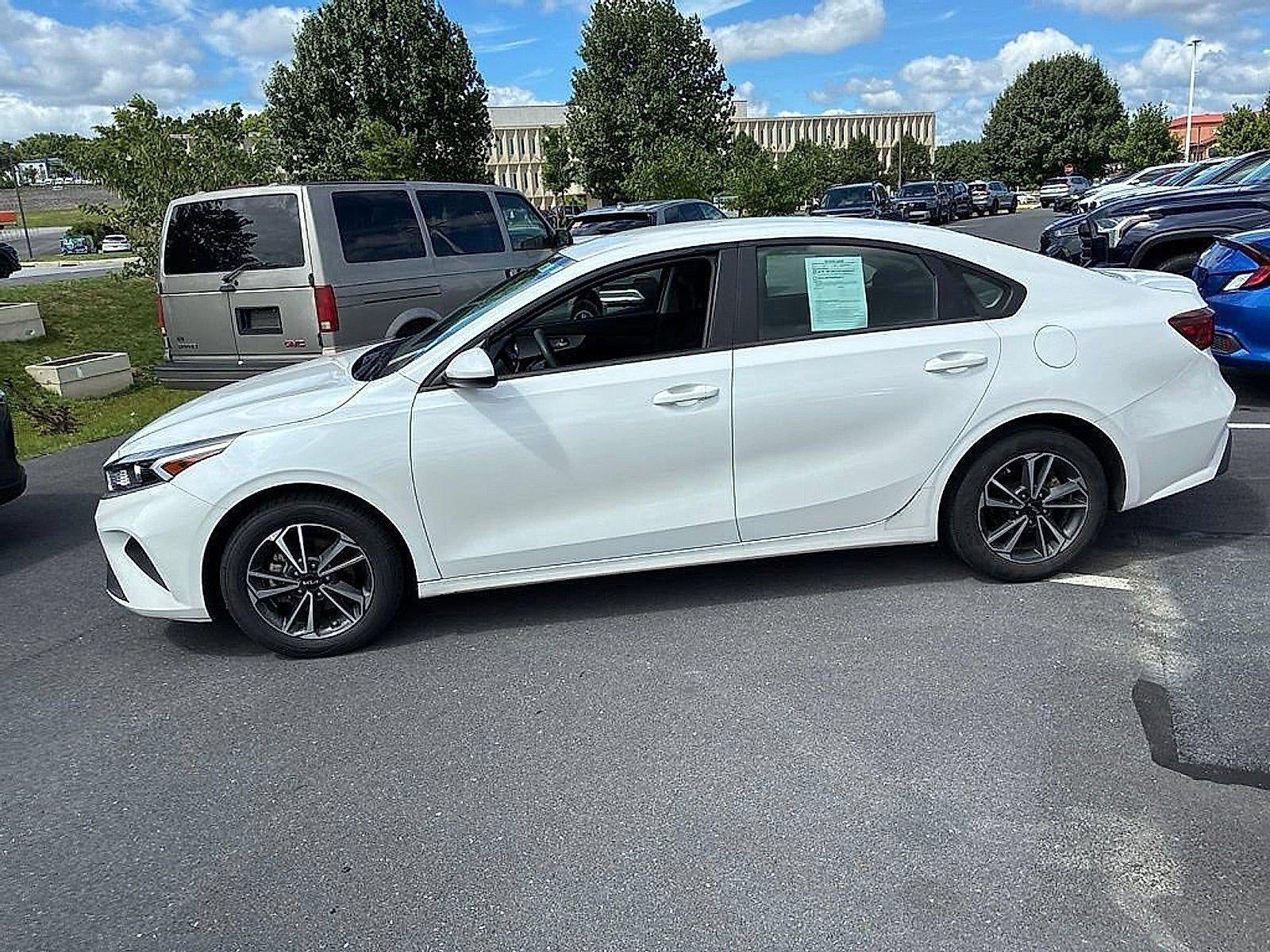 2024 Kia Forte LXS IVT