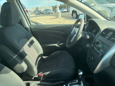 2016 Nissan Versa 4dr Sdn CVT 1.6 SV