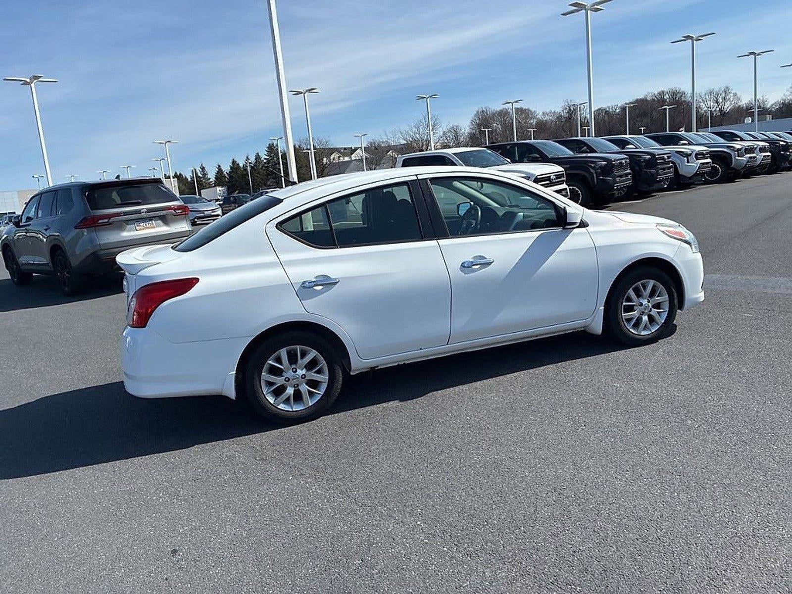 2016 Nissan Versa 4dr Sdn CVT 1.6 SV