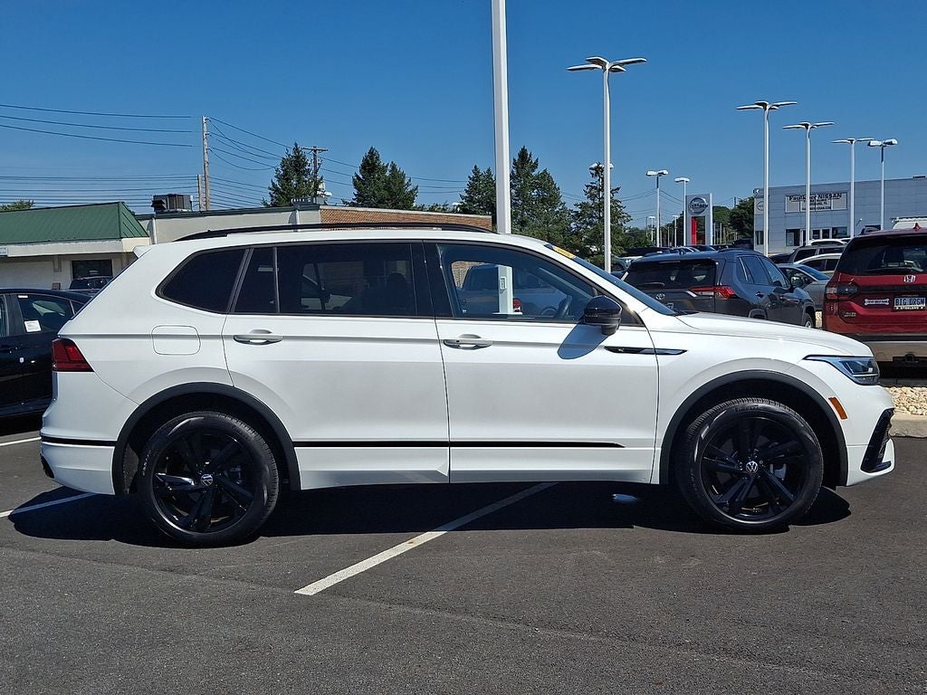2024 Volkswagen Tiguan 2.0T SE R-Line Black