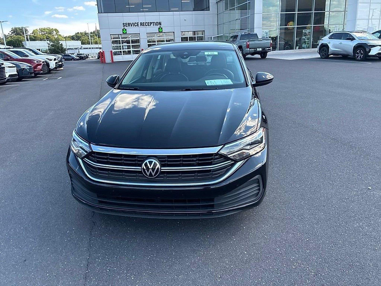 2024 Volkswagen Jetta SE Auto