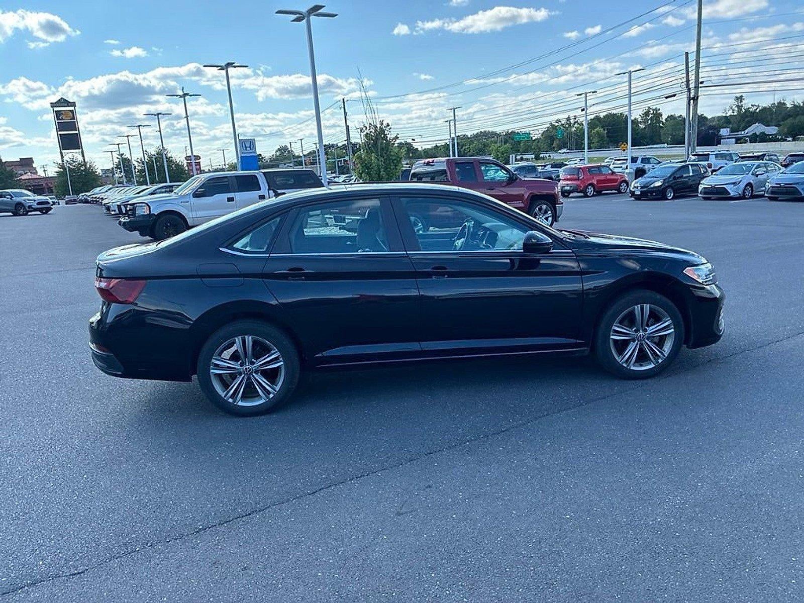 2024 Volkswagen Jetta SE Auto