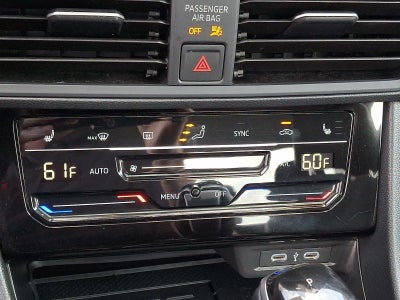 2025 Volkswagen Jetta SE Auto