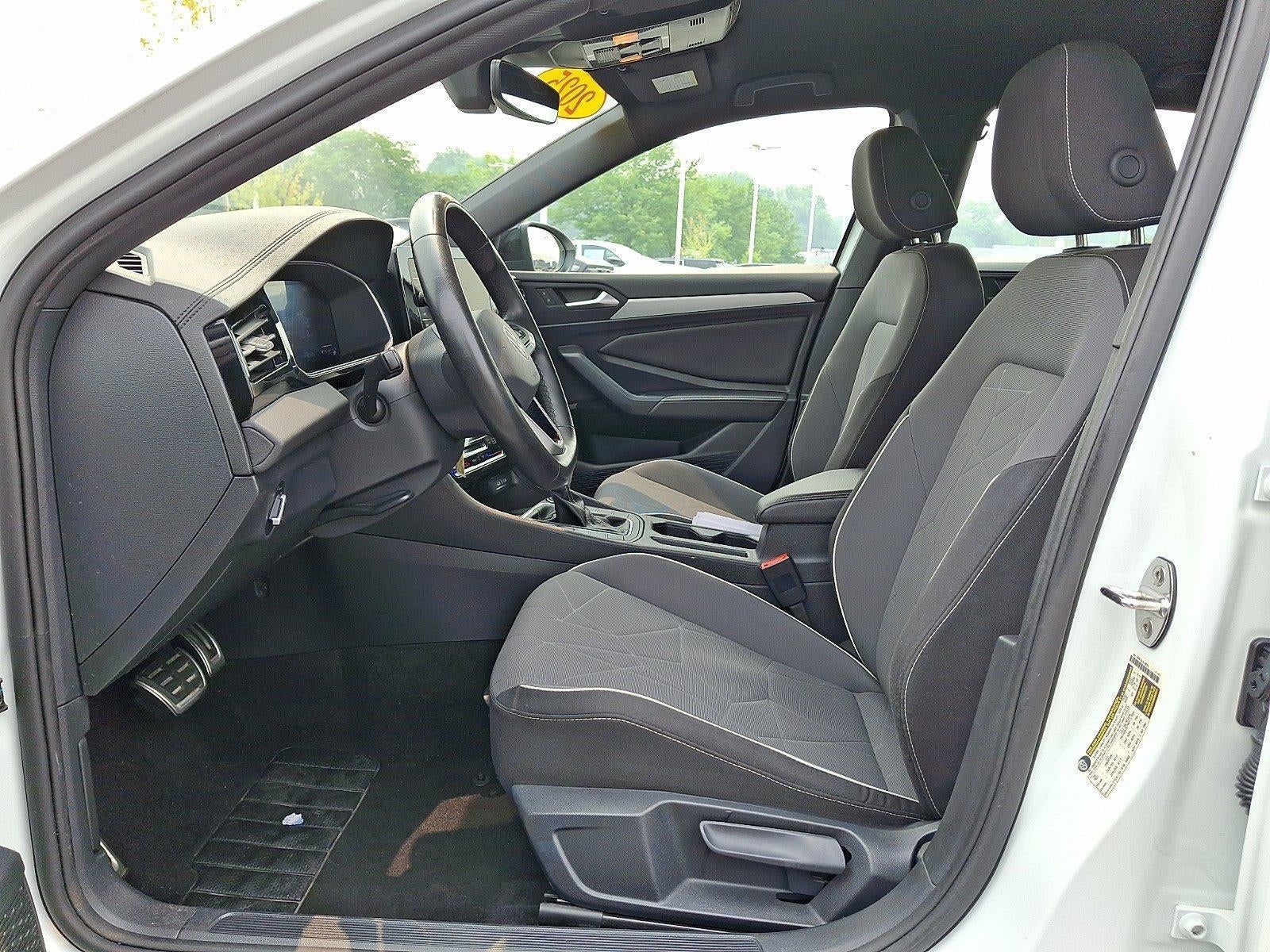2025 Volkswagen Jetta Sport Auto