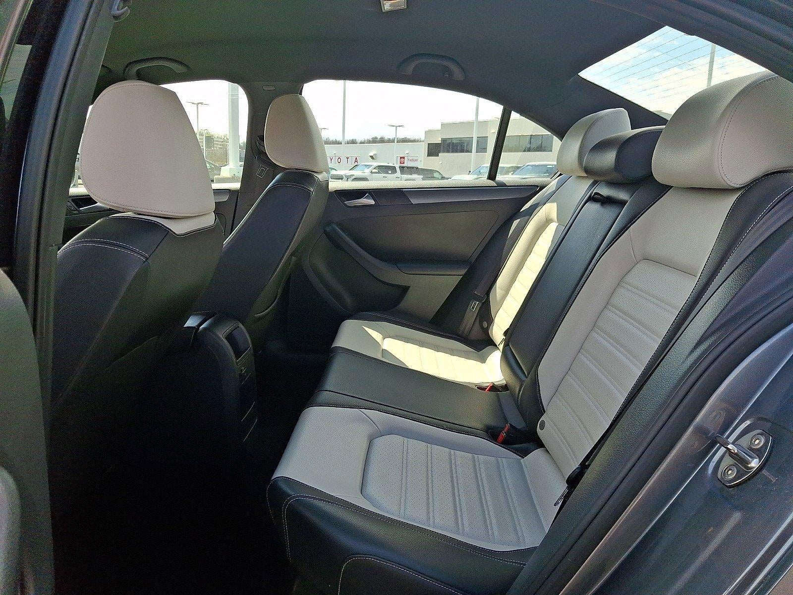 2016 Volkswagen Jetta 4dr Auto 1.8T Sport PZEV Sedan