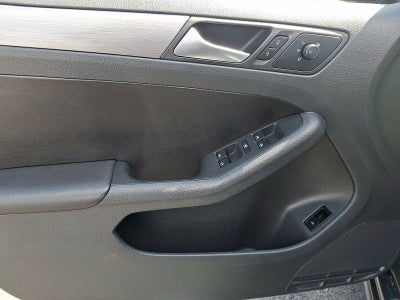 2016 Volkswagen Jetta 4dr Auto 1.8T Sport PZEV Sedan