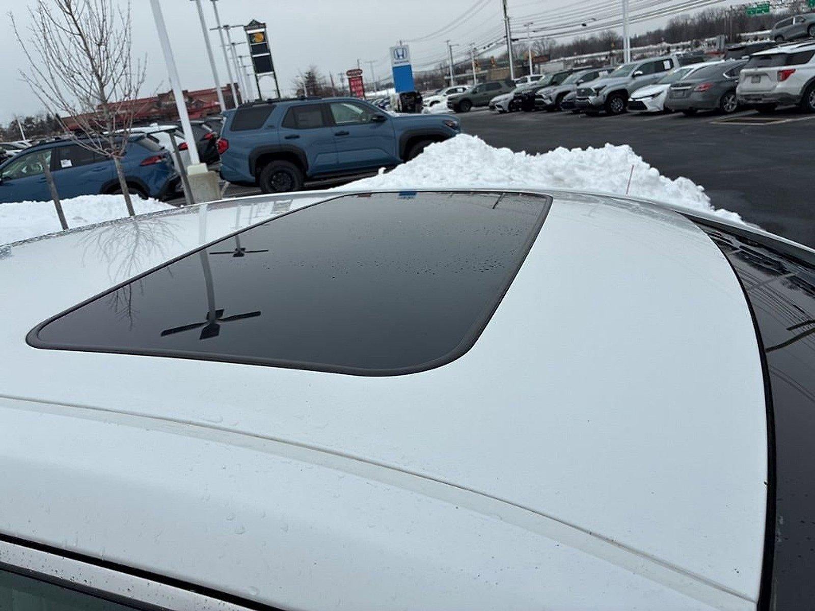 2015 Toyota Avalon 4dr Sdn XLE (SE)