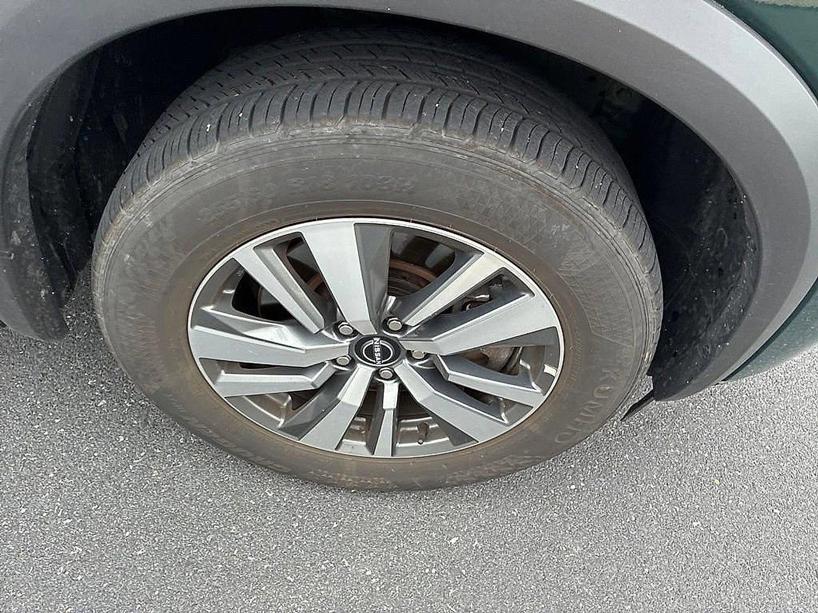 2025 Nissan Pathfinder SL 4WD