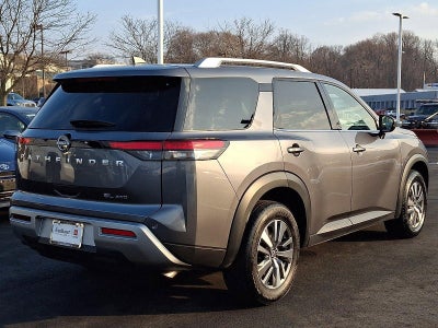 2025 Nissan Pathfinder SL 4WD