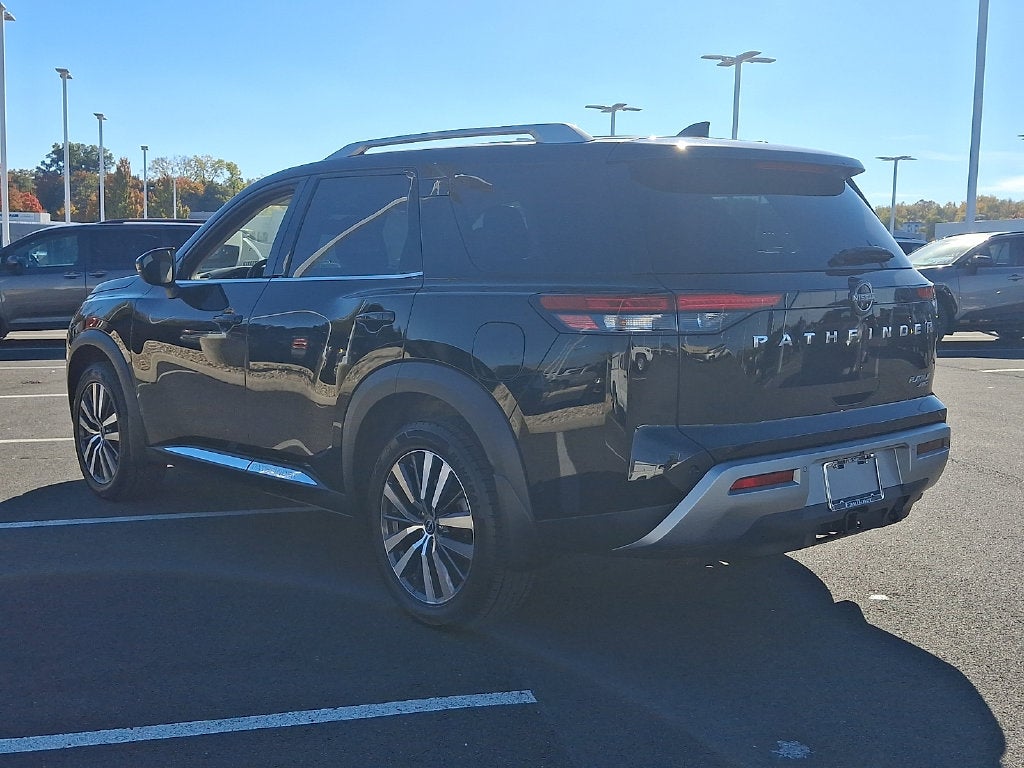 2022 Nissan Pathfinder Platinum