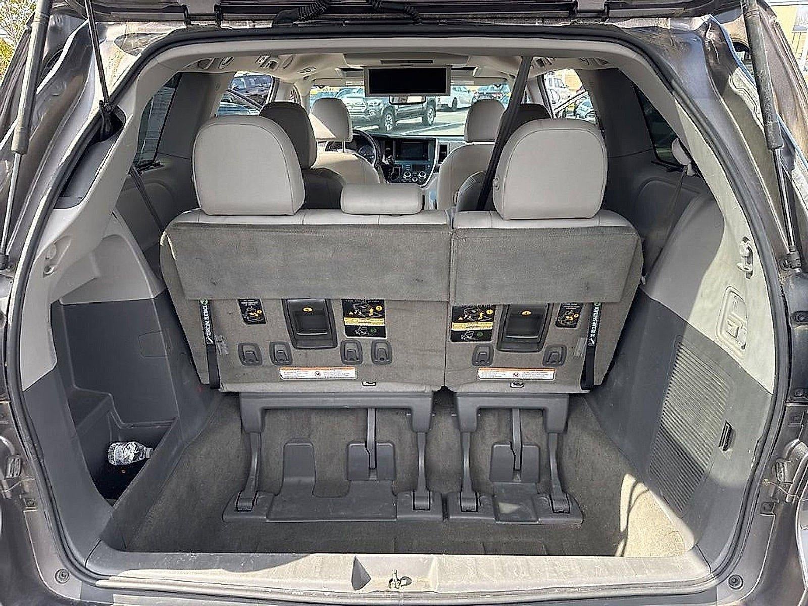 2017 Toyota Sienna XLE Premium AWD 7-Passenger (Natl)