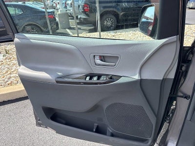 2017 Toyota Sienna XLE Premium AWD 7-Passenger (Natl)