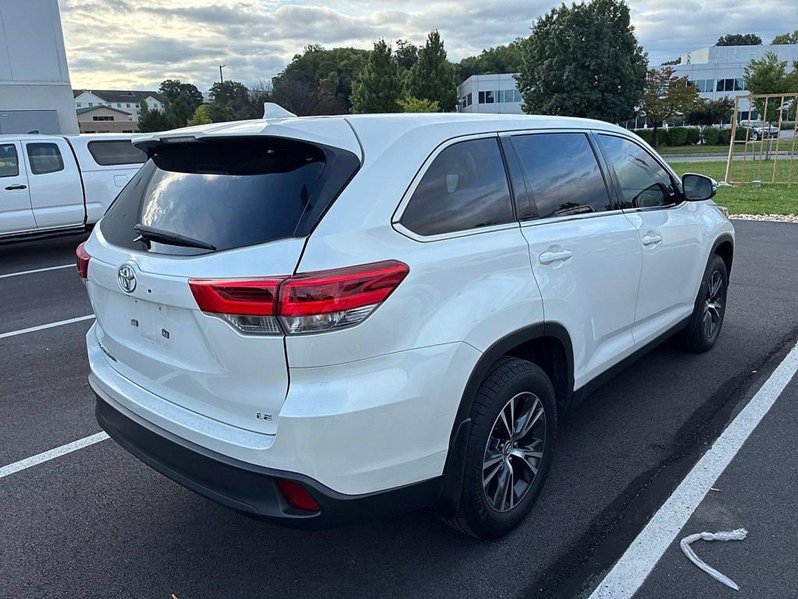 2019 Toyota Highlander LE Plus V6 FWD (SE)