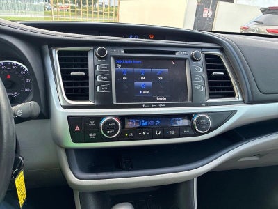 2019 Toyota Highlander LE Plus V6 FWD (SE)