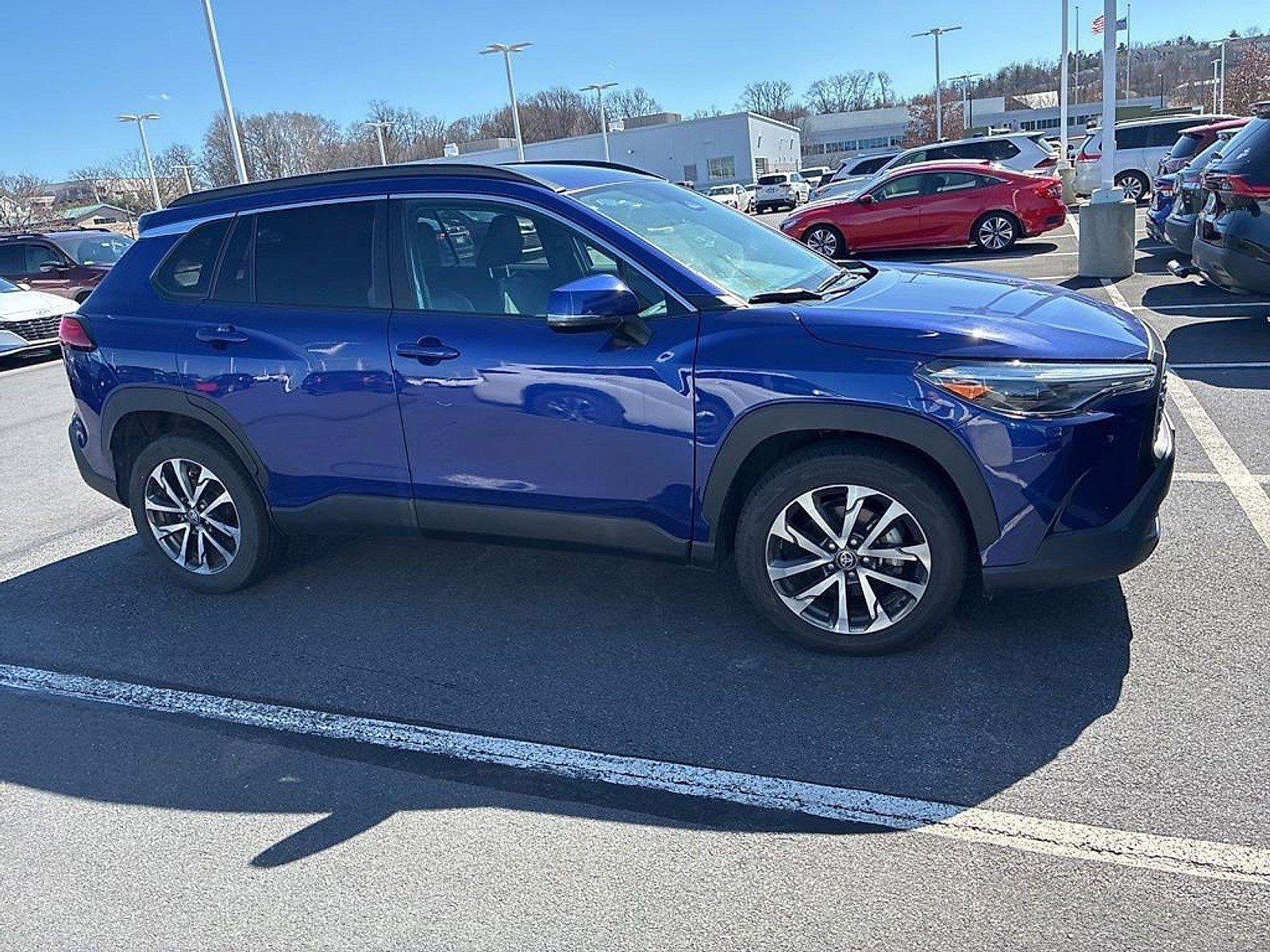 2023 Toyota Corolla Cross XLE 4WD (Natl)