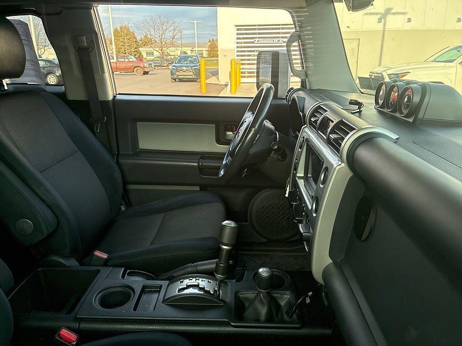 2010 Toyota FJ Cruiser 4WD 4dr Auto (Natl)