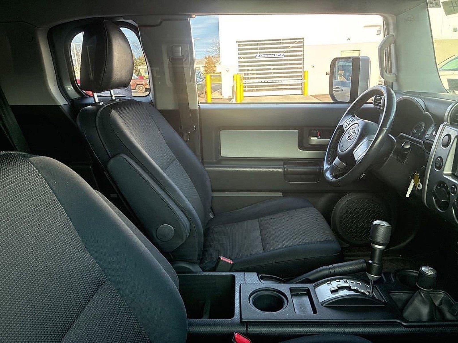 2010 Toyota FJ Cruiser 4WD 4dr Auto (Natl)