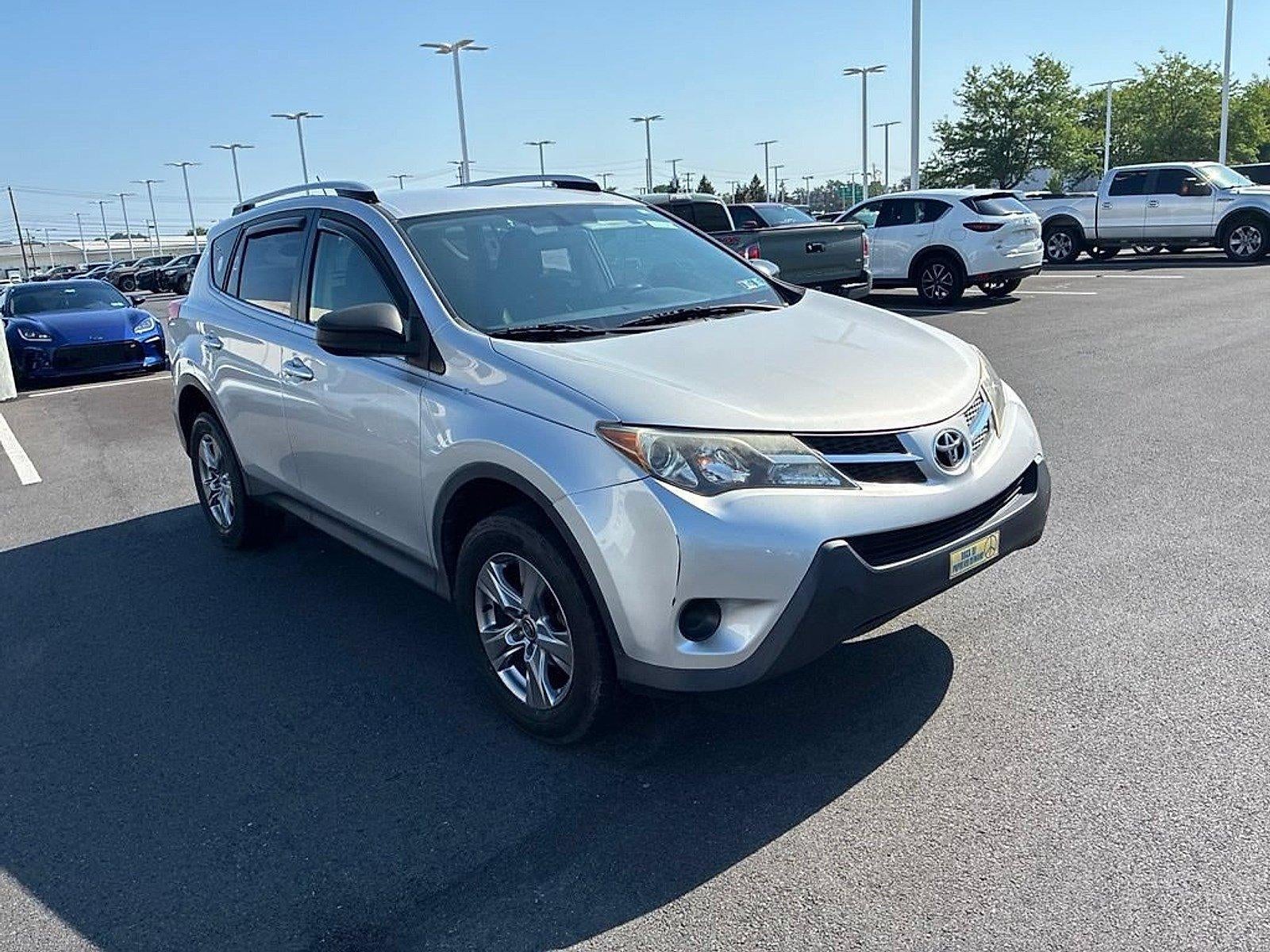 2015 Toyota RAV4 AWD 4dr LE (Natl)