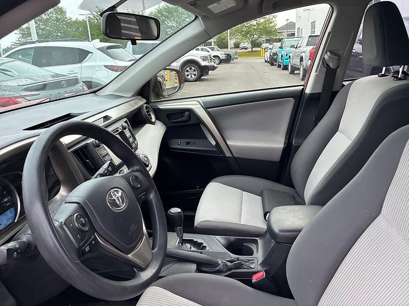 2015 Toyota RAV4 AWD 4dr LE (Natl)