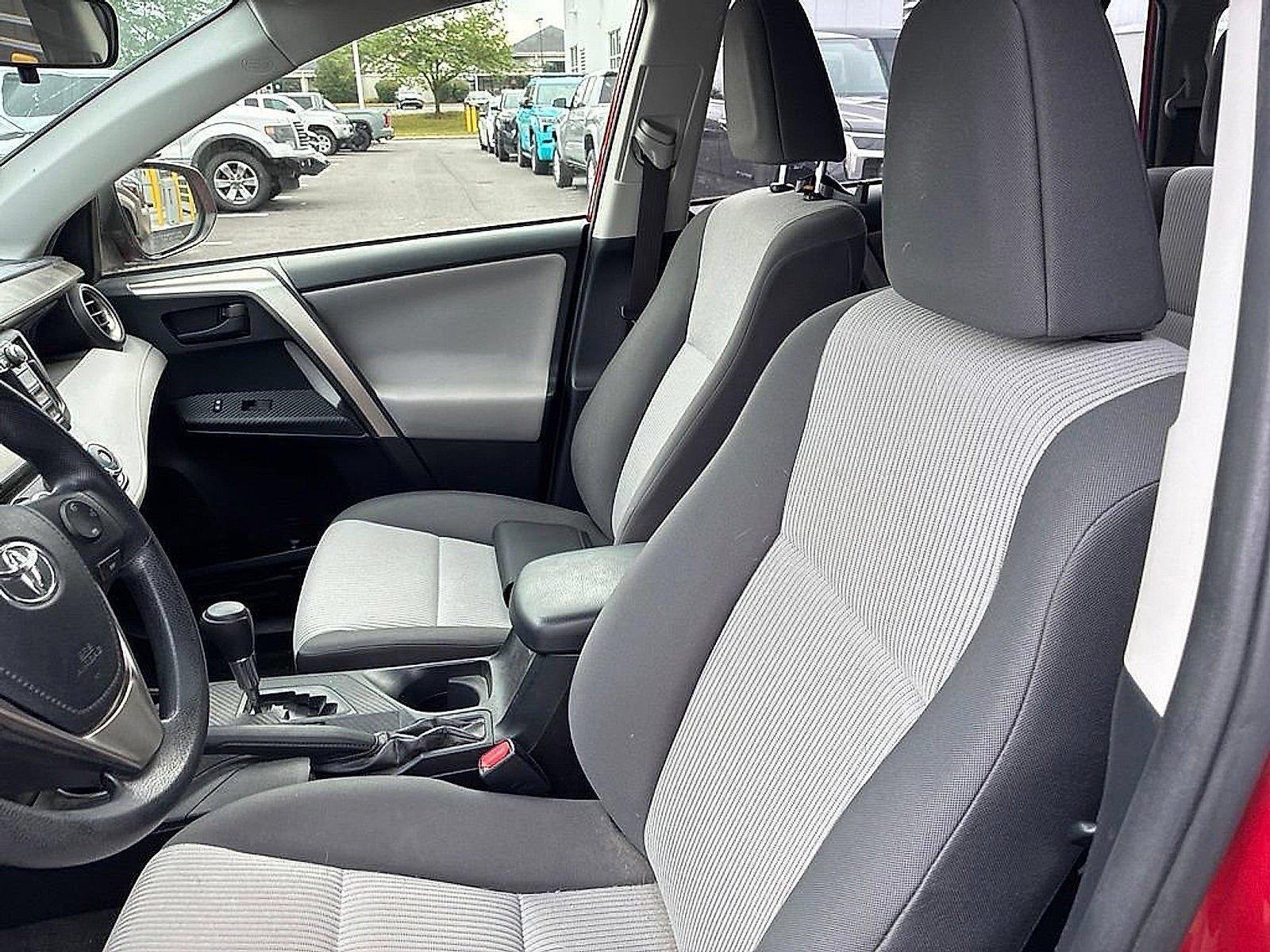 2015 Toyota RAV4 AWD 4dr LE (Natl)