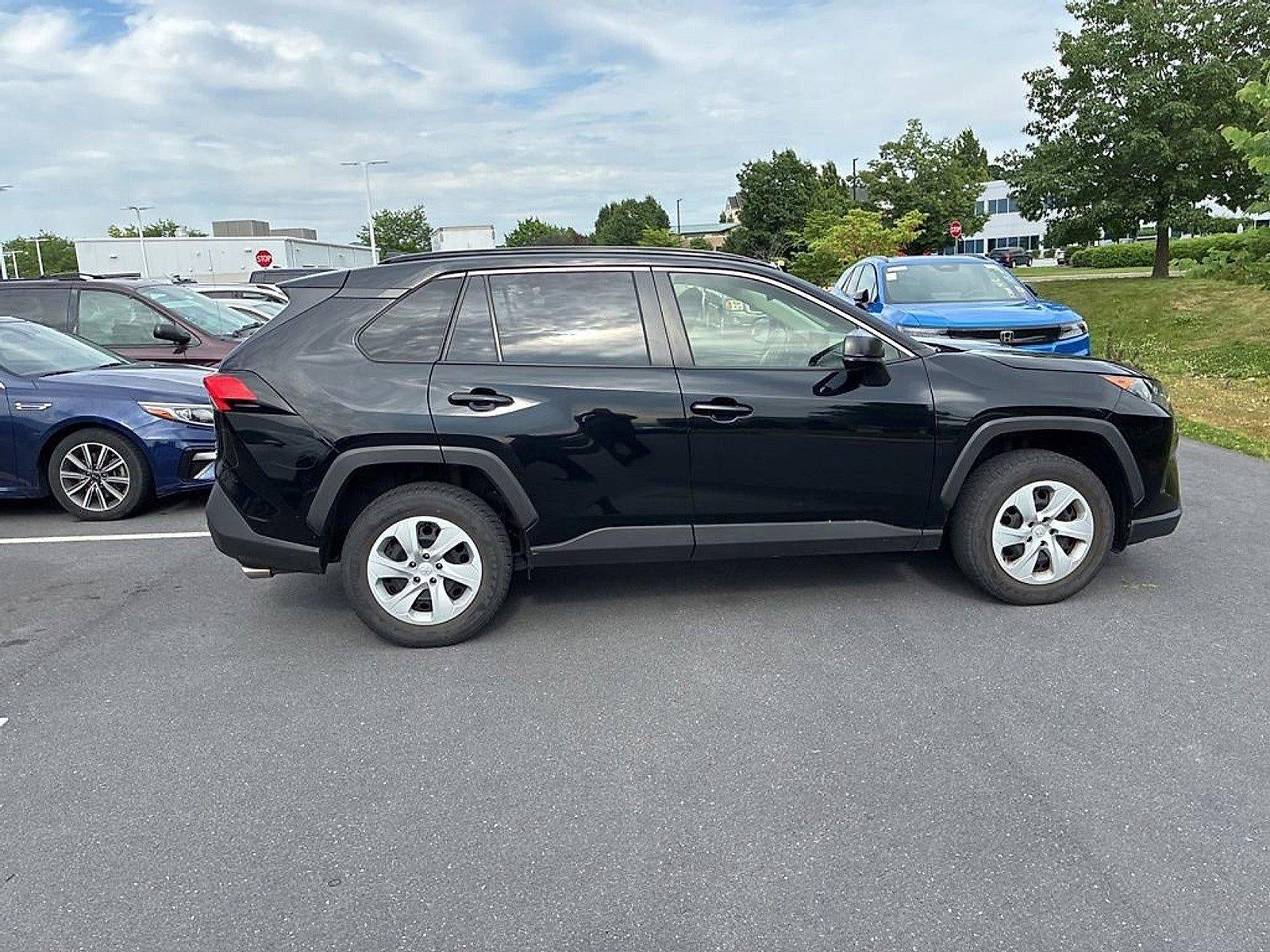 2019 Toyota RAV4 LE AWD (Natl)