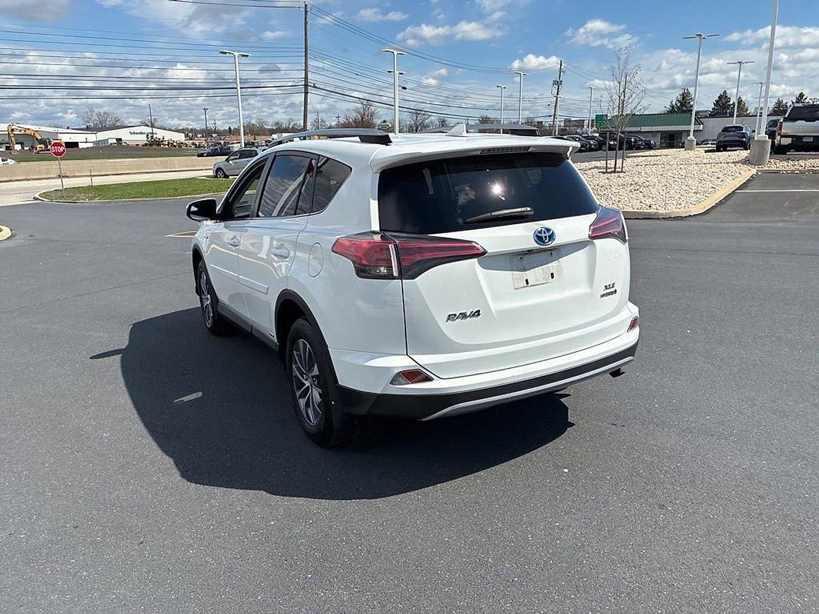 2017 Toyota RAV4 Hybrid XLE AWD (Natl)
