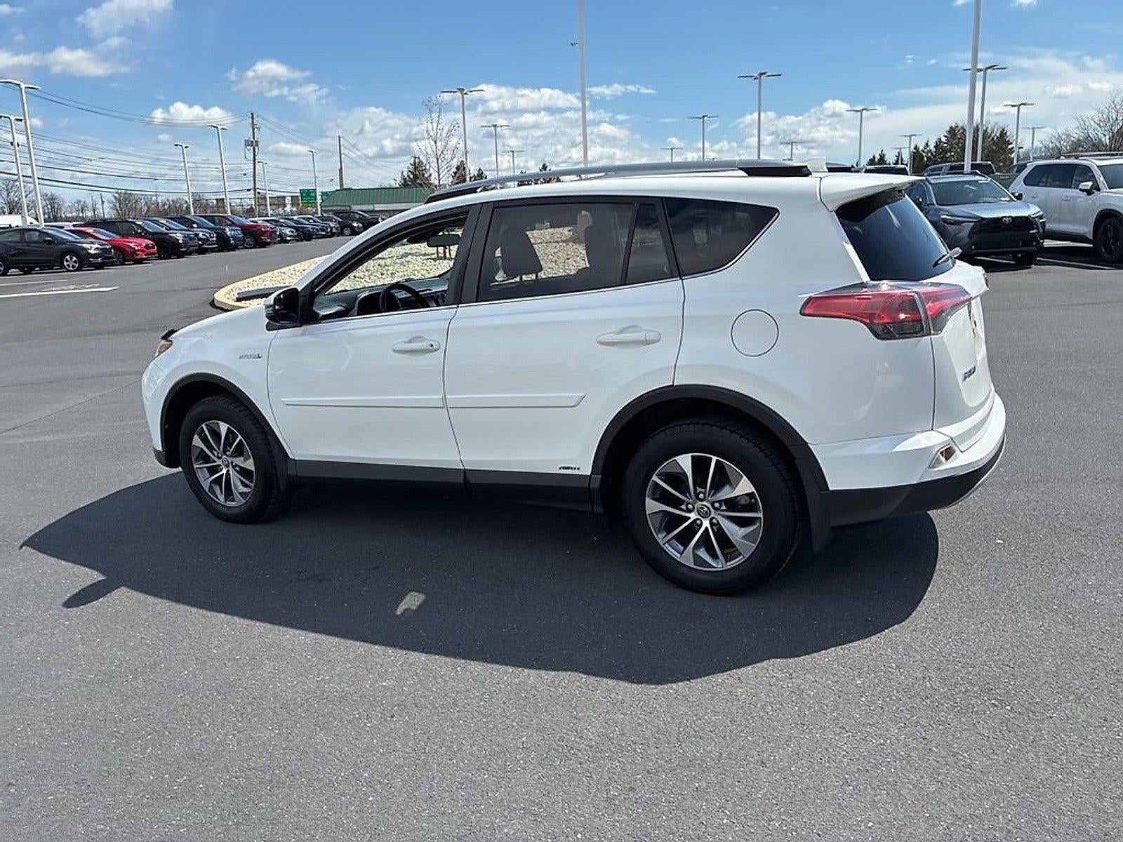 2017 Toyota RAV4 Hybrid XLE AWD (Natl)