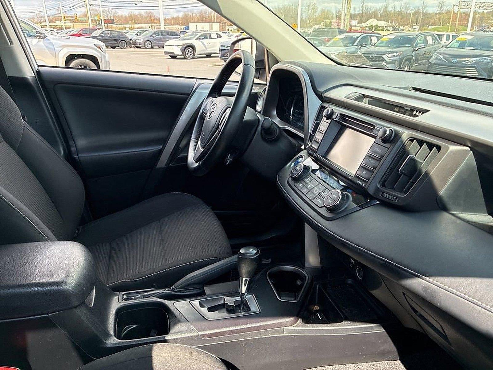 2017 Toyota RAV4 Hybrid XLE AWD (Natl)