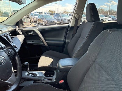 2017 Toyota RAV4 Hybrid XLE AWD (Natl)