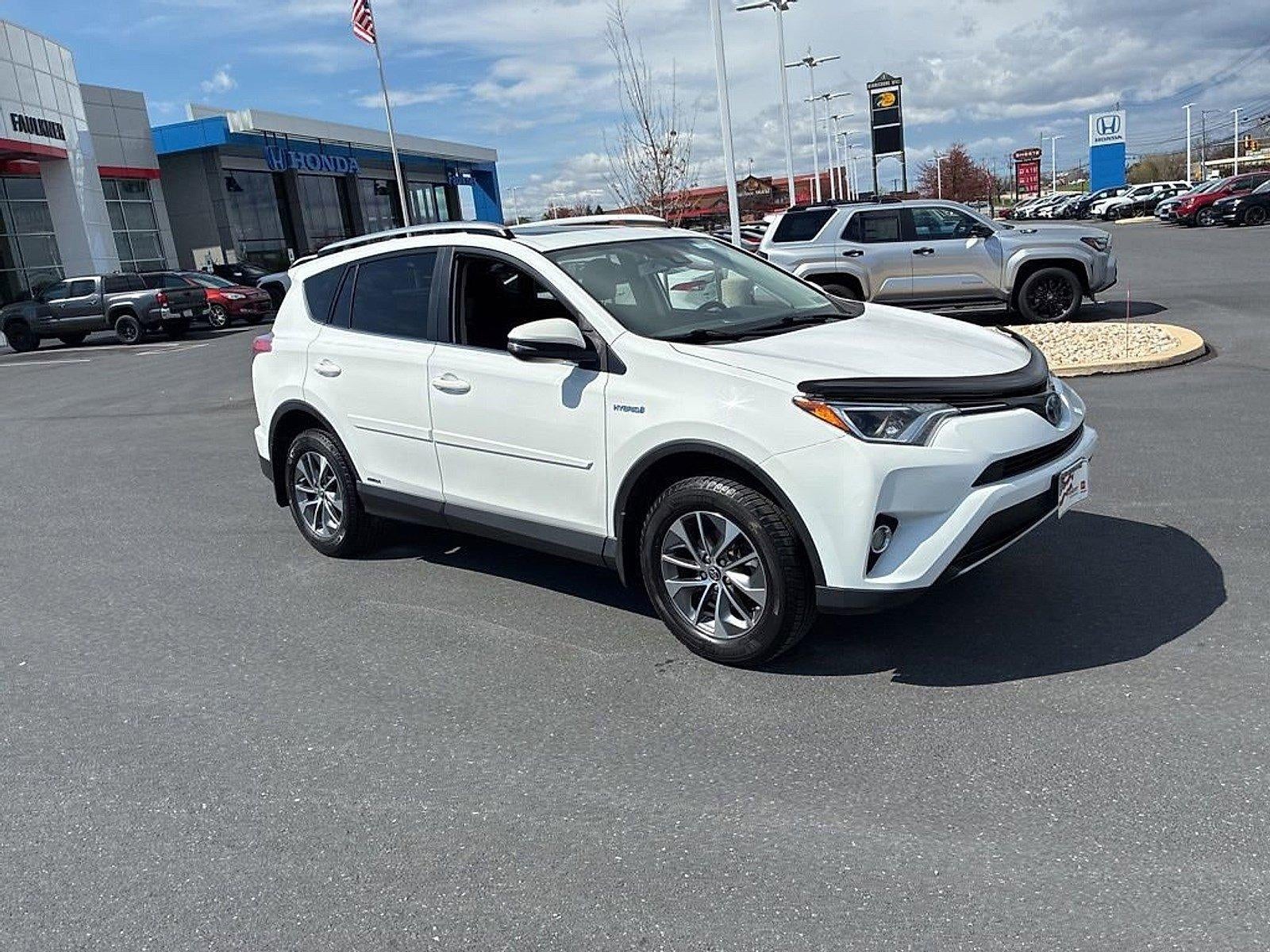 2017 Toyota RAV4 Hybrid XLE AWD (Natl)