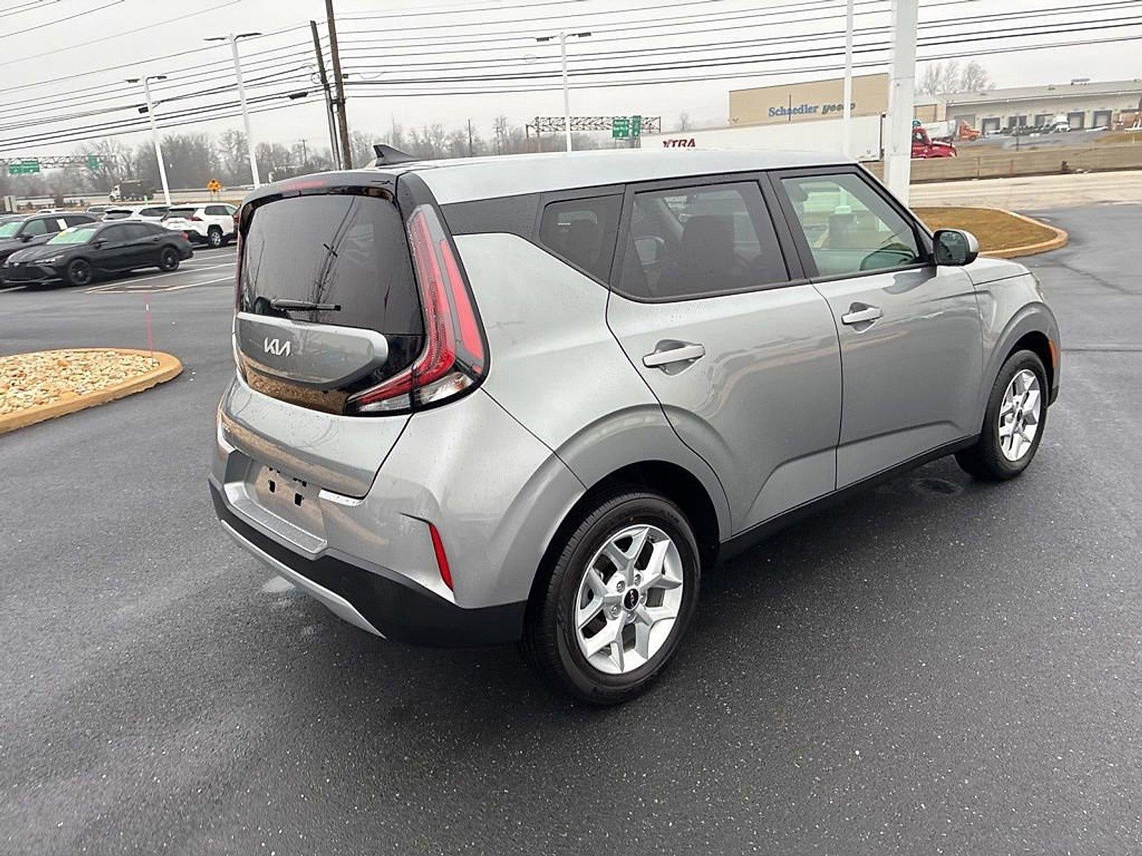2025 Kia Soul LX FWD