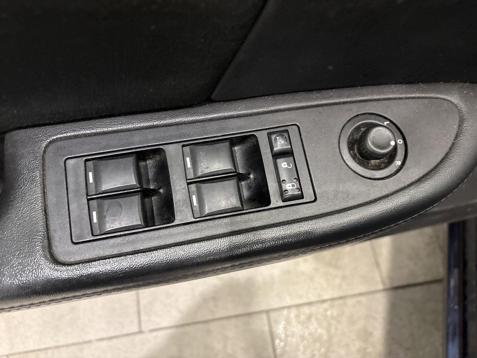 2011 Chrysler 200 4dr Sdn Touring