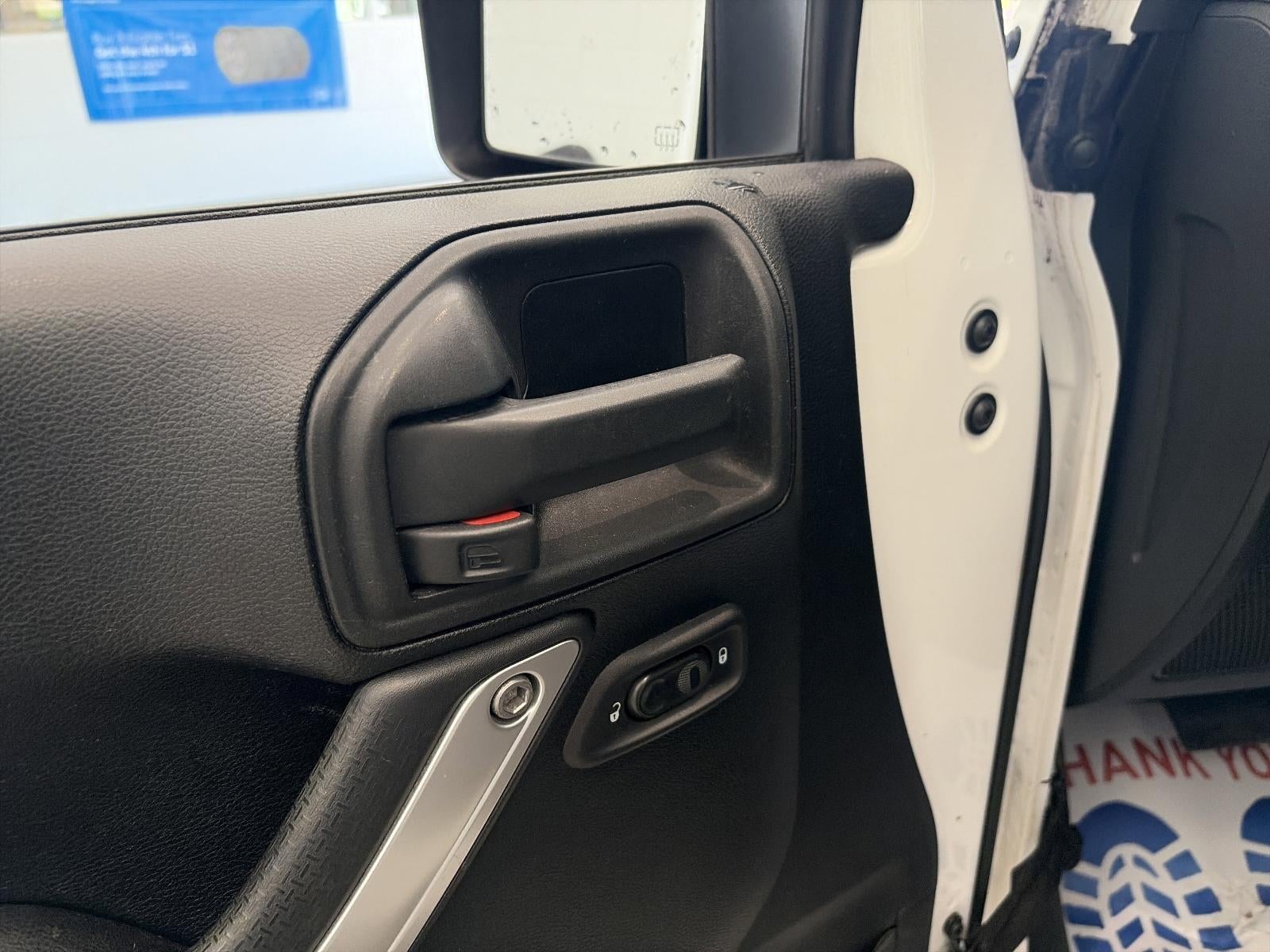 2012 Jeep Wrangler Unlimited 4WD 4dr Sahara