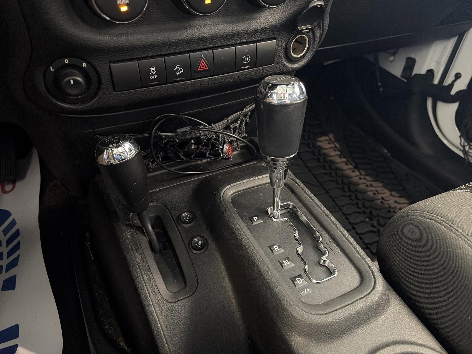 2012 Jeep Wrangler Unlimited 4WD 4dr Sahara