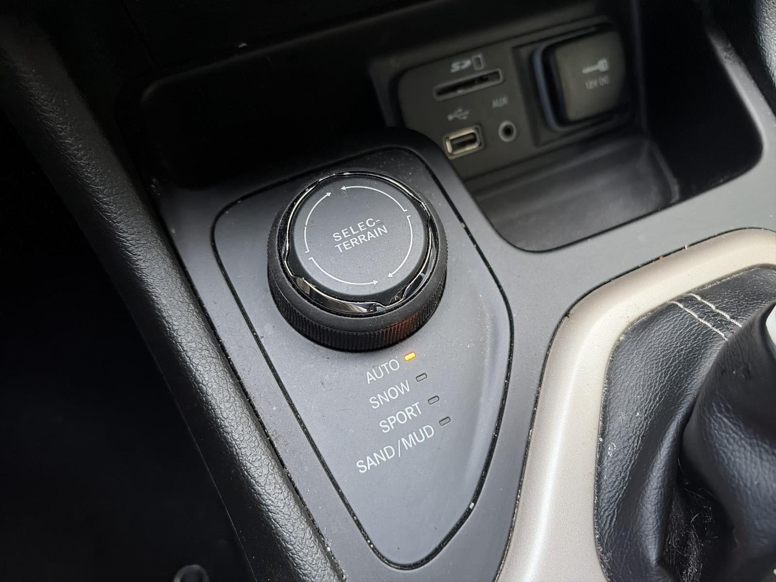 2016 Jeep Cherokee 4WD 4dr Sport