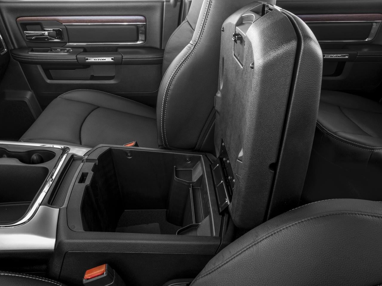 2017 RAM 1500 Laramie 4x4 Crew Cab 6'4" Box