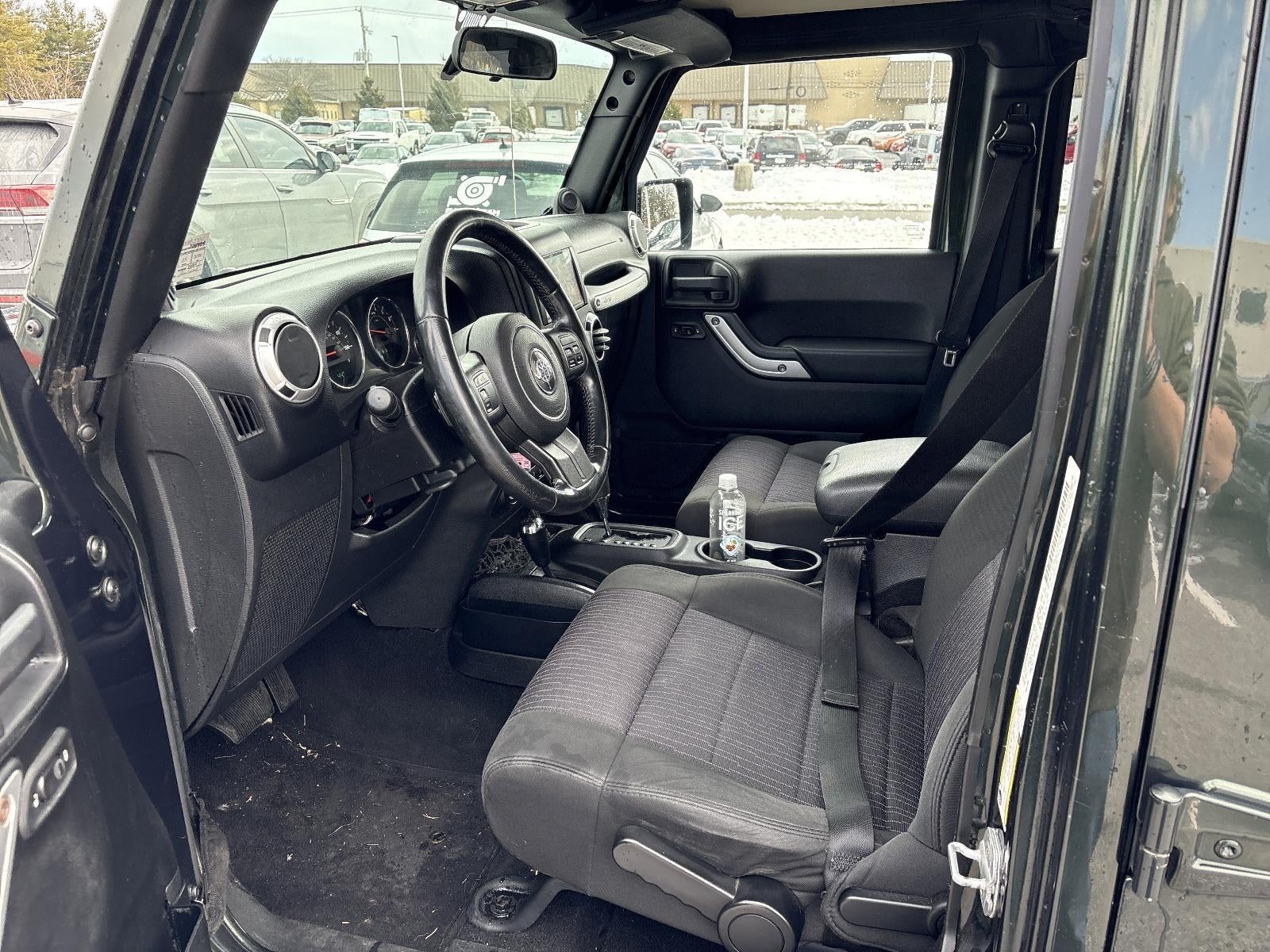 2011 Jeep Wrangler Unlimited 4WD 4dr Sahara