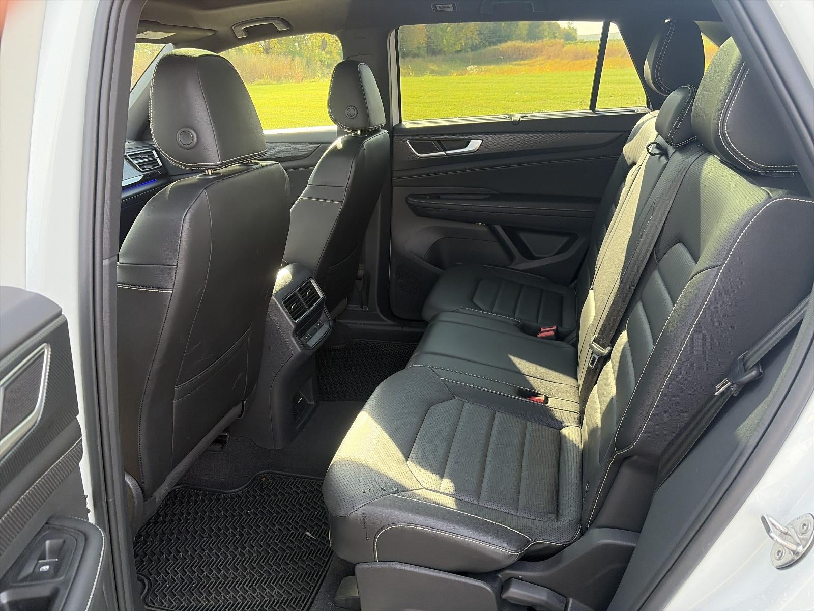 2024 Volkswagen Atlas Cross Sport 2.0T SEL R-Line 4MOTION