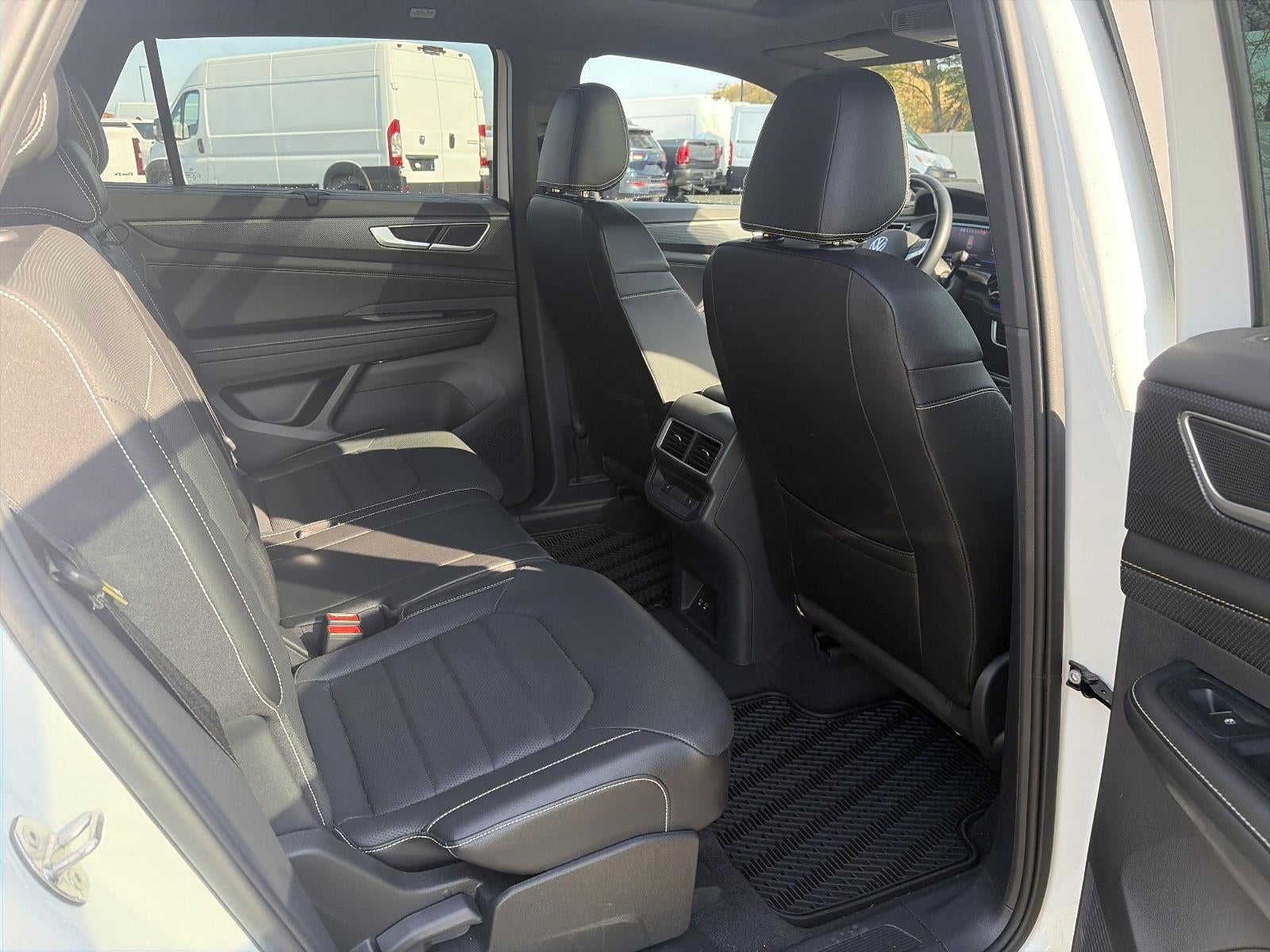 2024 Volkswagen Atlas Cross Sport 2.0T SEL R-Line 4MOTION