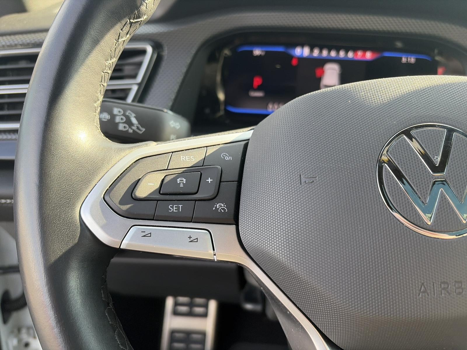 2024 Volkswagen Atlas Cross Sport 2.0T SEL R-Line 4MOTION