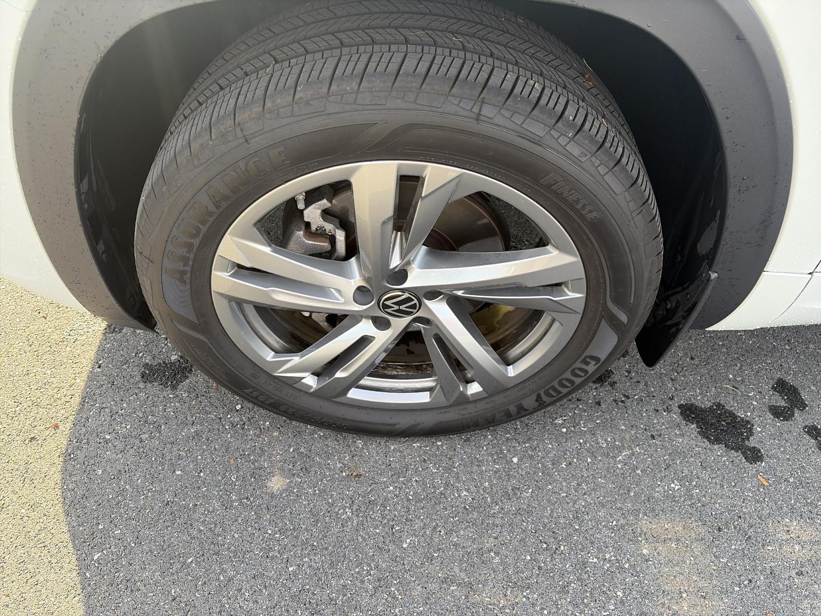2024 Volkswagen Atlas Cross Sport 2.0T SEL R-Line 4MOTION