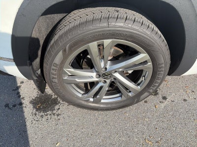 2024 Volkswagen Atlas Cross Sport 2.0T SEL R-Line 4MOTION