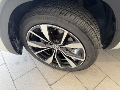 2026 Volkswagen Atlas 2.0T SEL Premium R-Line 4MOTION