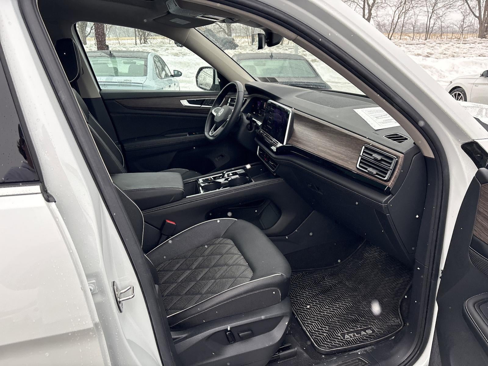 2024 Volkswagen Atlas 2.0T SEL Premium R-Line 4MOTION