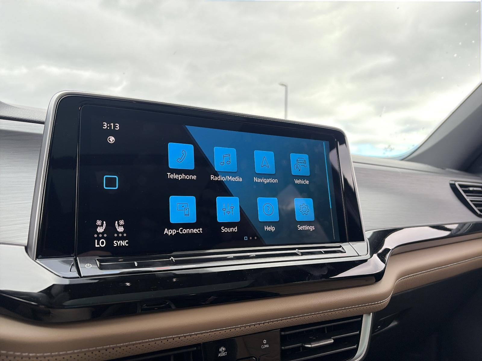2026 Volkswagen Atlas Cross Sport 2.0T SE w/Technology 4MOTION