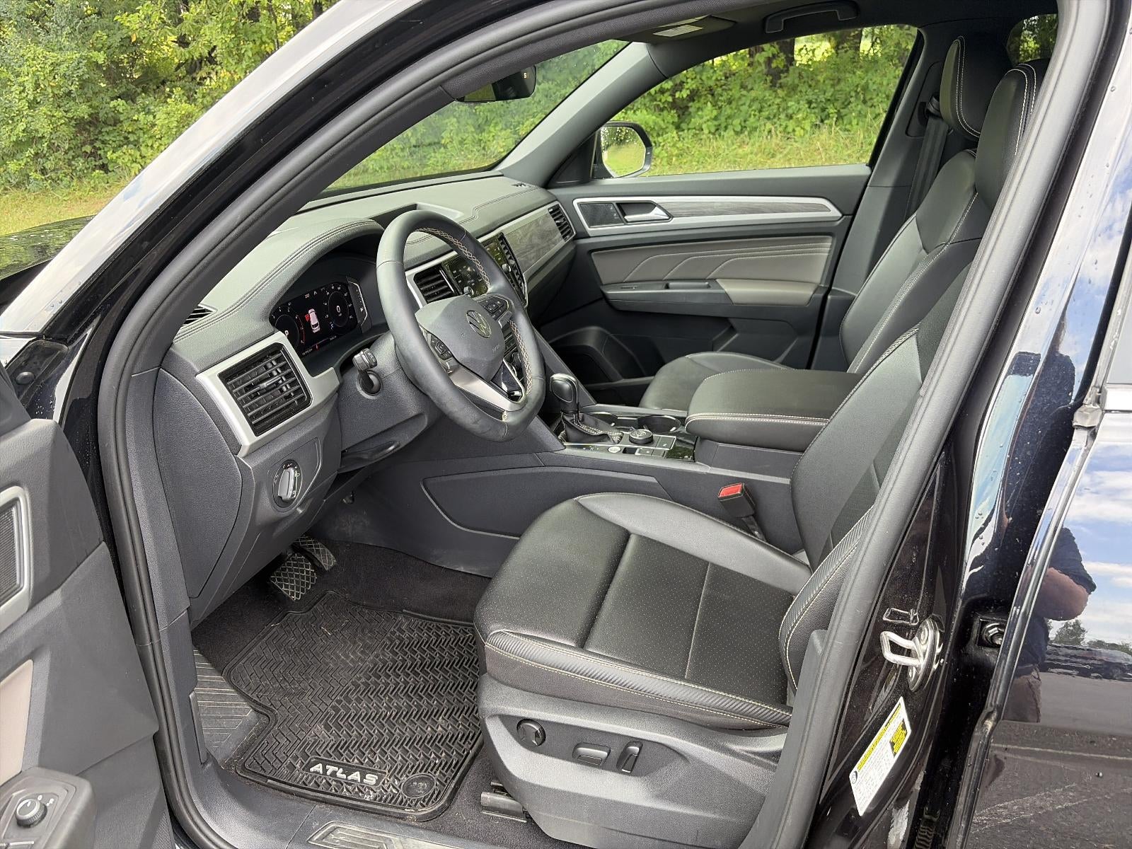 2023 Volkswagen Atlas Cross Sport 2.0T SE w/Technology 4MOTION