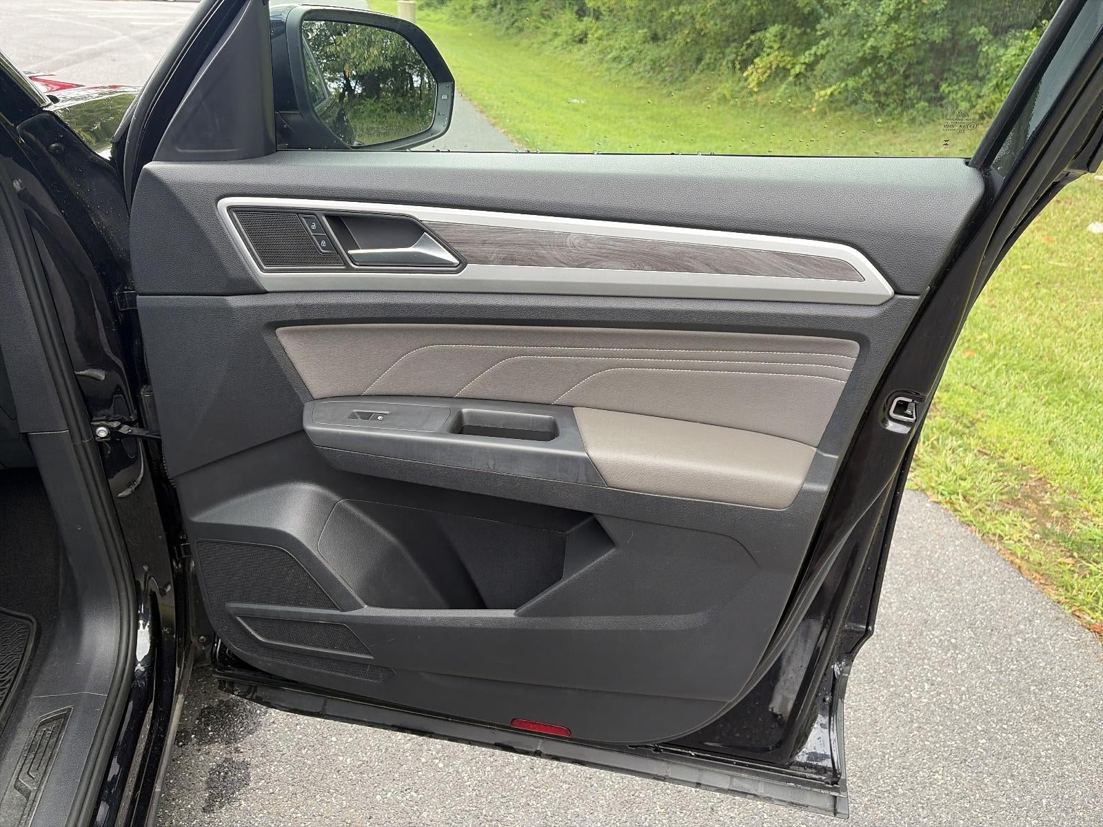 2023 Volkswagen Atlas Cross Sport 2.0T SE w/Technology 4MOTION